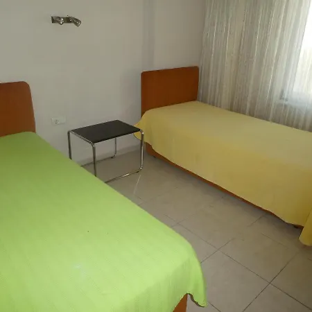 2+1 Deniz Manzarali Havuzlu Apartamento