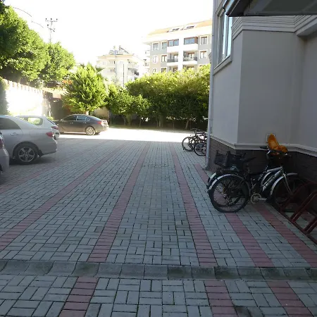 2+1 Deniz Manzarali Havuzlu Apartamento Alanya