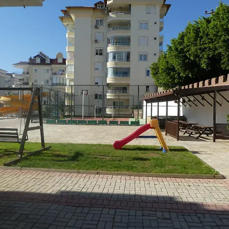 2+1 Deniz Manzarali Havuzlu Apartamento Alanya