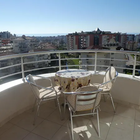 2+1 Deniz Manzarali Havuzlu Apartamento Alanya