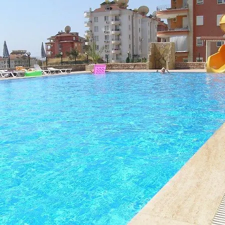 2+1 Deniz Manzarali Havuzlu Apartamento *