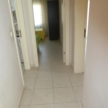 Apartment 2+1 Deniz Manzarali Havuzlu